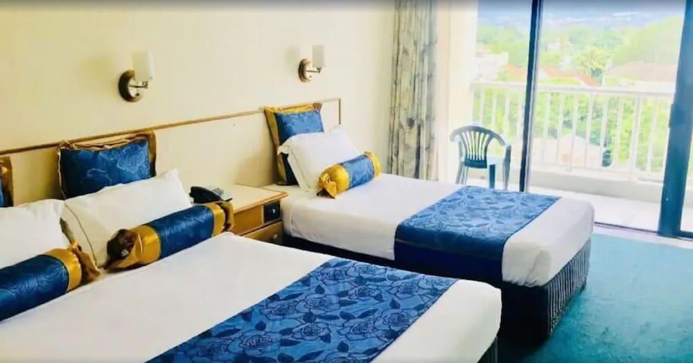 Acacia Court Hotel Кэрнс Экстерьер фото
