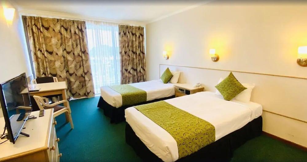 Acacia Court Hotel Кэрнс Экстерьер фото