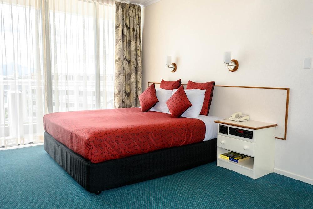Acacia Court Hotel Кэрнс Экстерьер фото