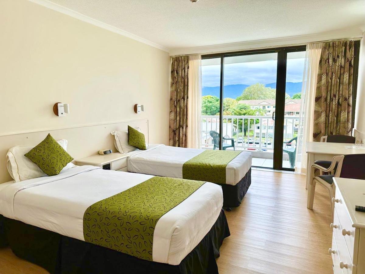 Acacia Court Hotel Кэрнс Экстерьер фото