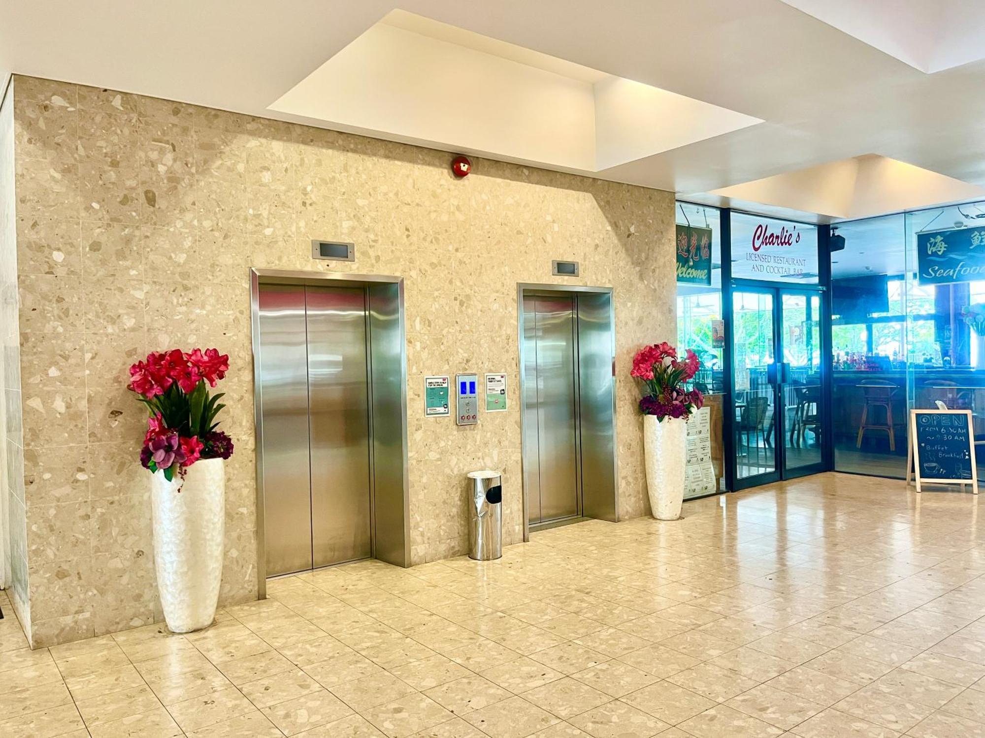 Acacia Court Hotel Кэрнс Экстерьер фото