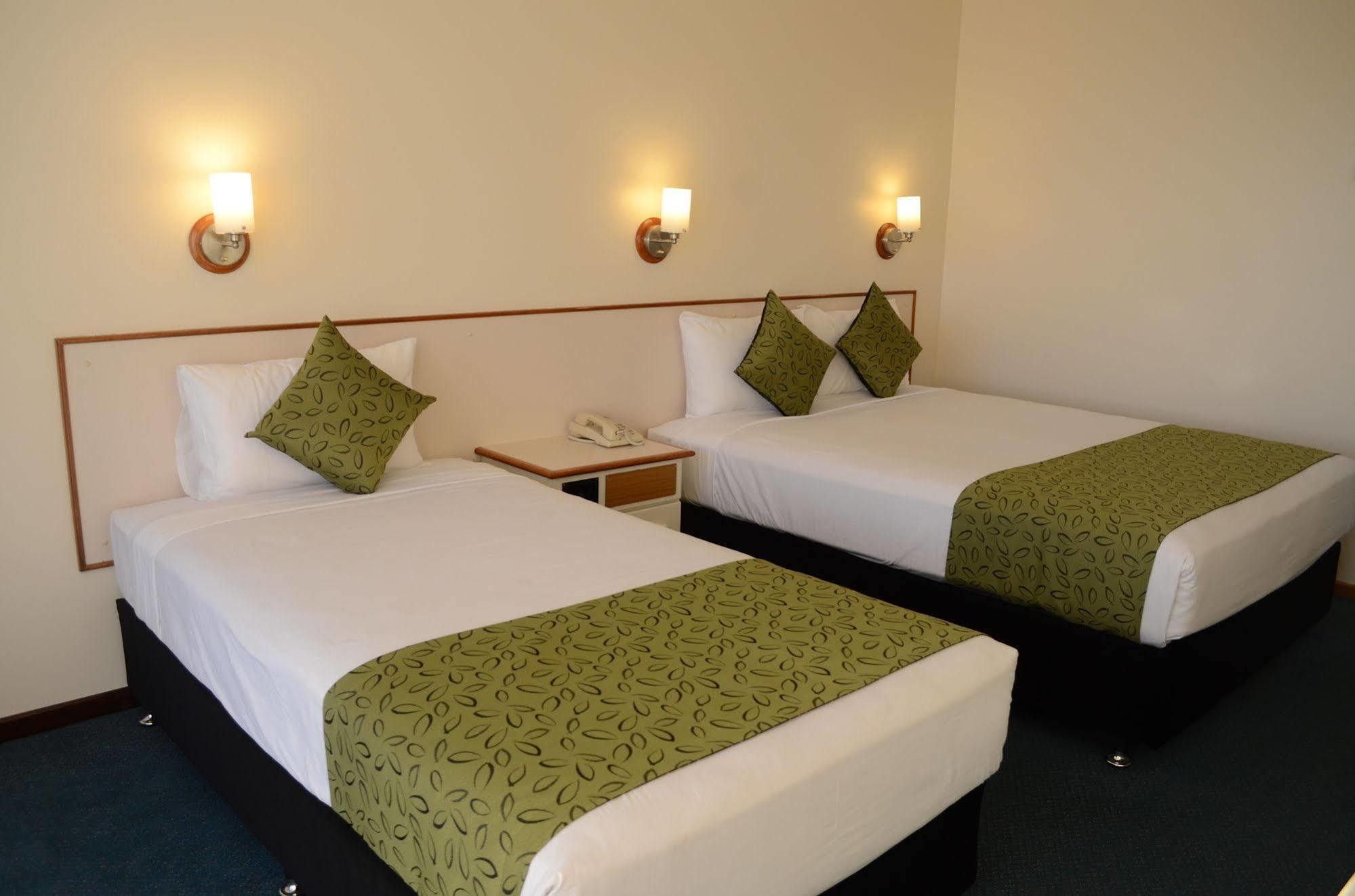 Acacia Court Hotel Кэрнс Экстерьер фото