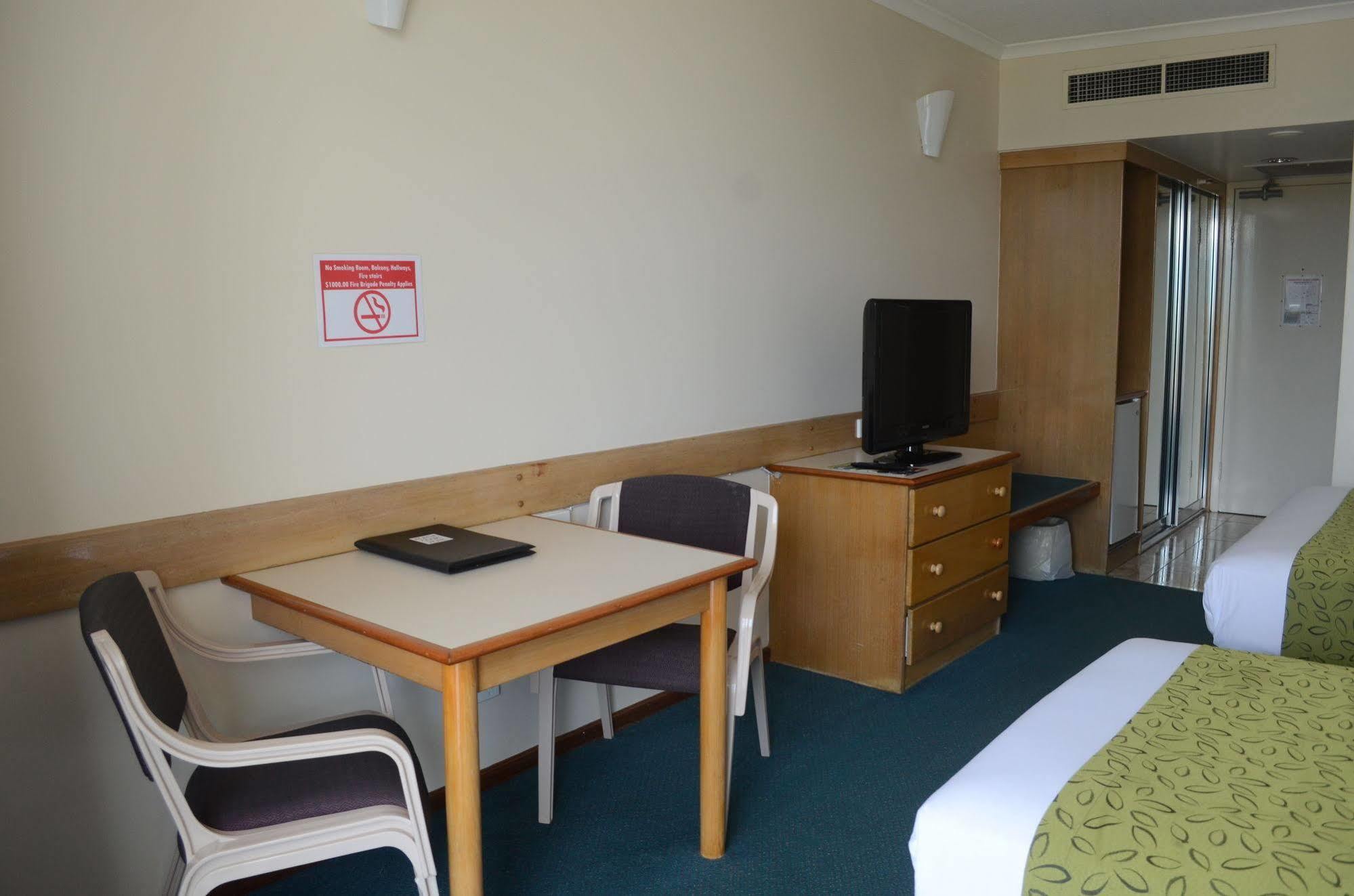 Acacia Court Hotel Кэрнс Экстерьер фото